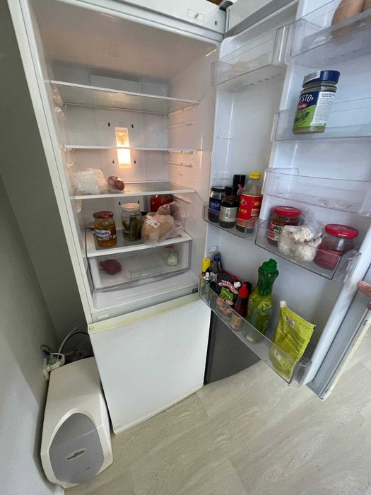 Продам б/у холодильник . г.Косшы