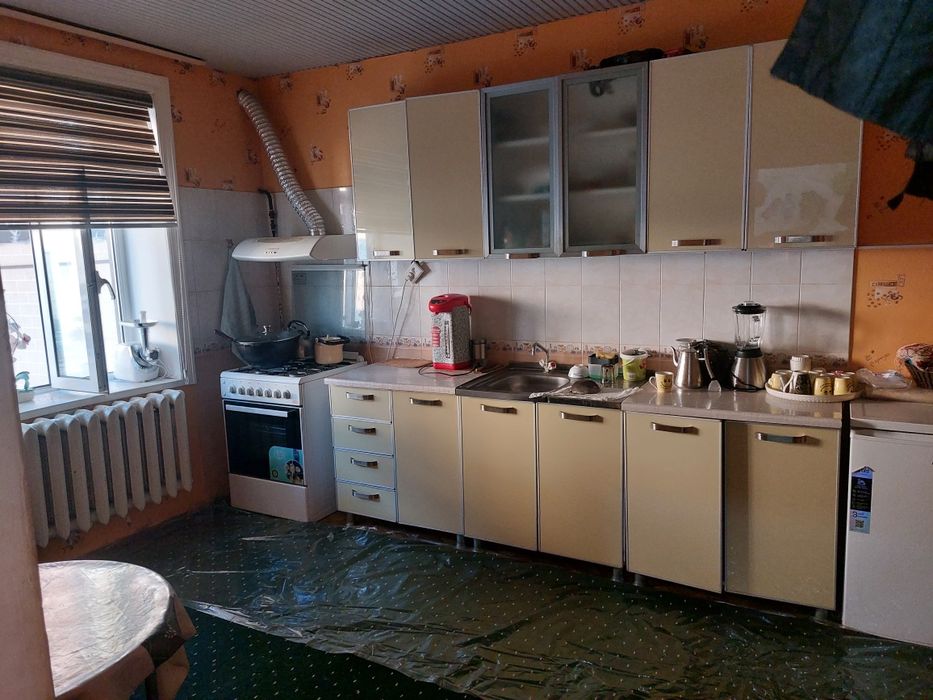 Навоий шахар Галаба шох кучаси йулни усти Ховли ижарага берилади 9 та