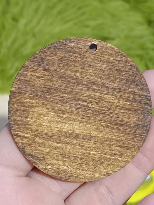 Деревянные брелки на заказ