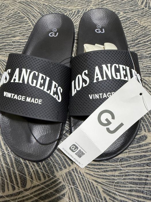 Летняя новая обувь