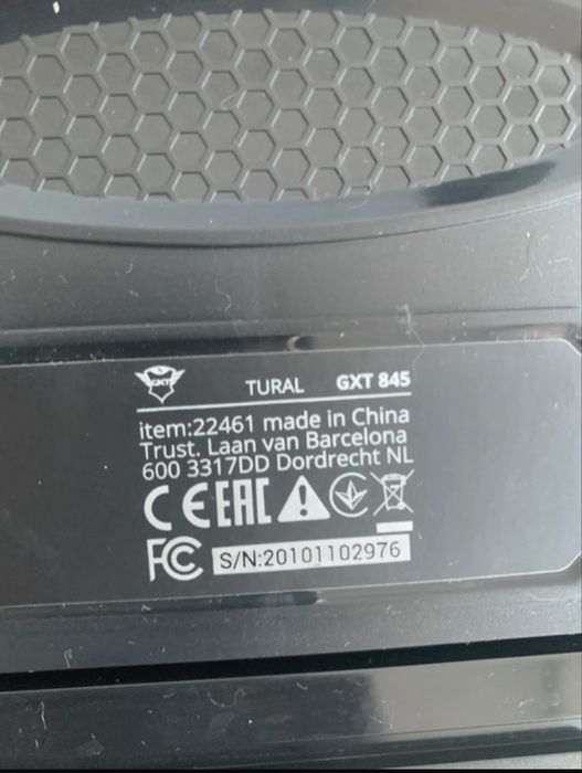 Tastatura si casti cu microfon