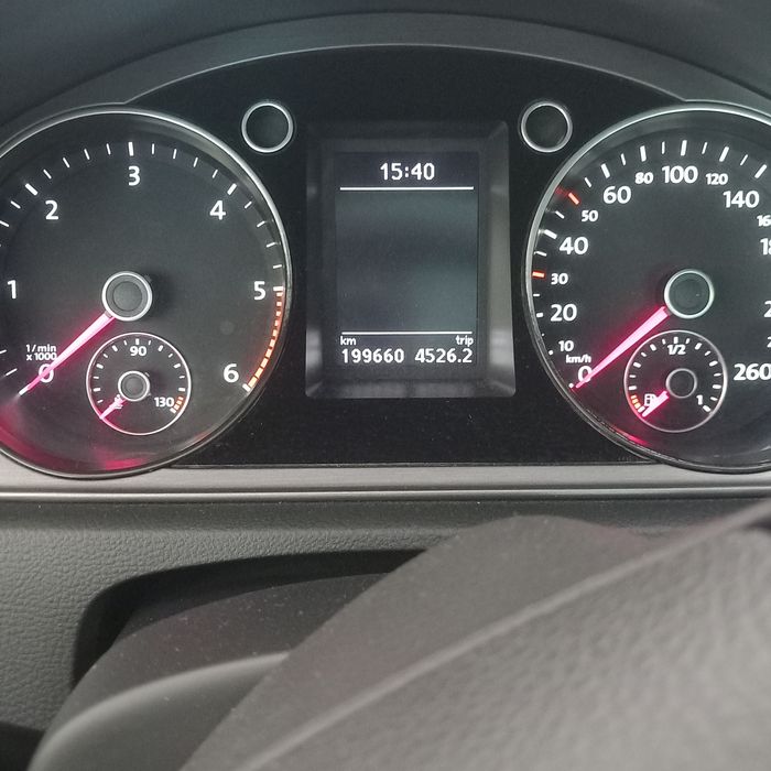 VOLKSWAGEN Passat 2012