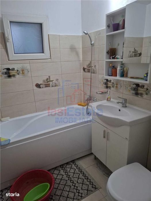 Apartament 3 camere Pacurari - etajul 1 cu centrala proprie