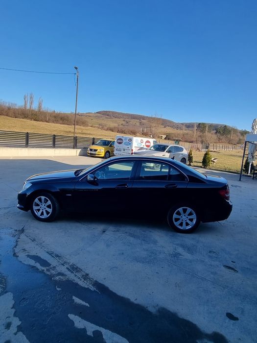 VAND MERCEDES C180  2.2 diesel anul 2011