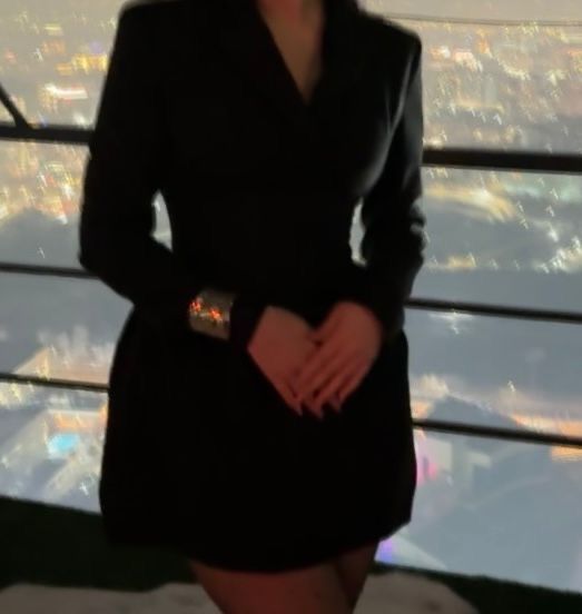 Черное платье.