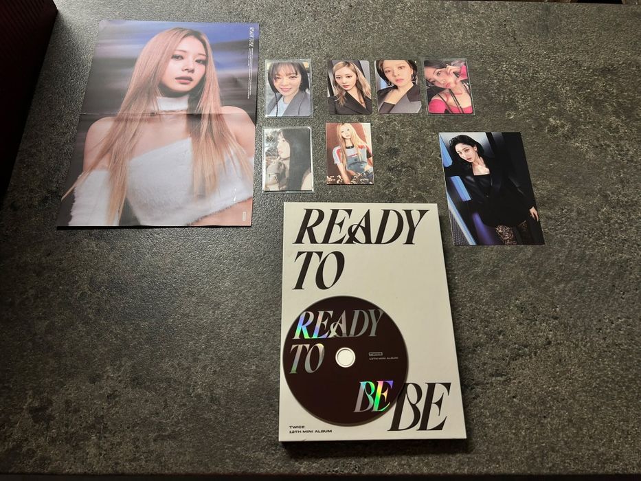 Albume K-pop BTS,  Twice,  LE Sserafim
