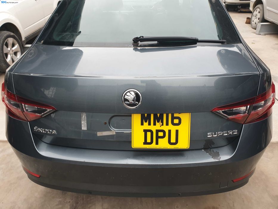 Capota Portbagaj Dezechipat cu Luneta Geam Sticla Skoda Superb 3 Berlina Sedan NFL Non Facelift 2015 - 2019 Culoare LZFY [K9421S]