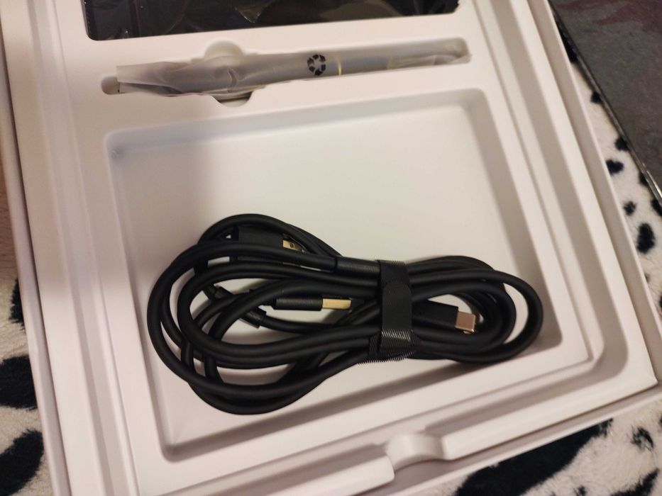 Tableta grafica, prin conectare la laptop sau calculator