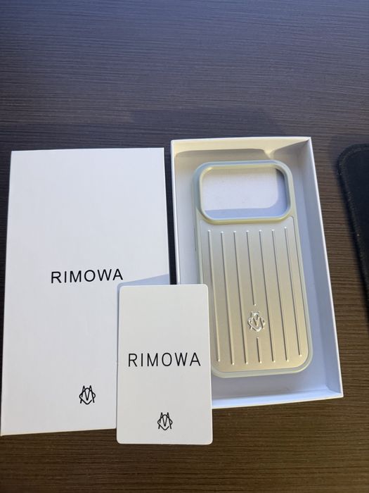 Husa iPhone 17 pro RIMOWA