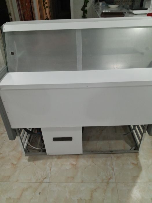 Витринный холодильник