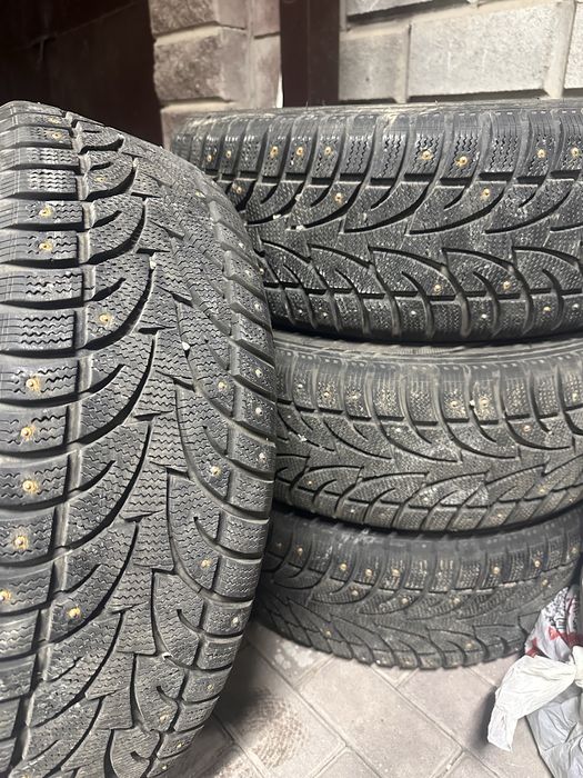 Зимные шины комплект