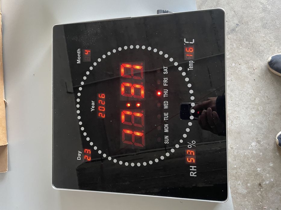 Ceas mare de perete cu temperatura si umiditate