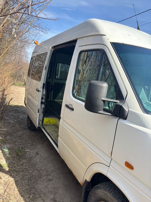 Vând bus 8+1  wv LT 35