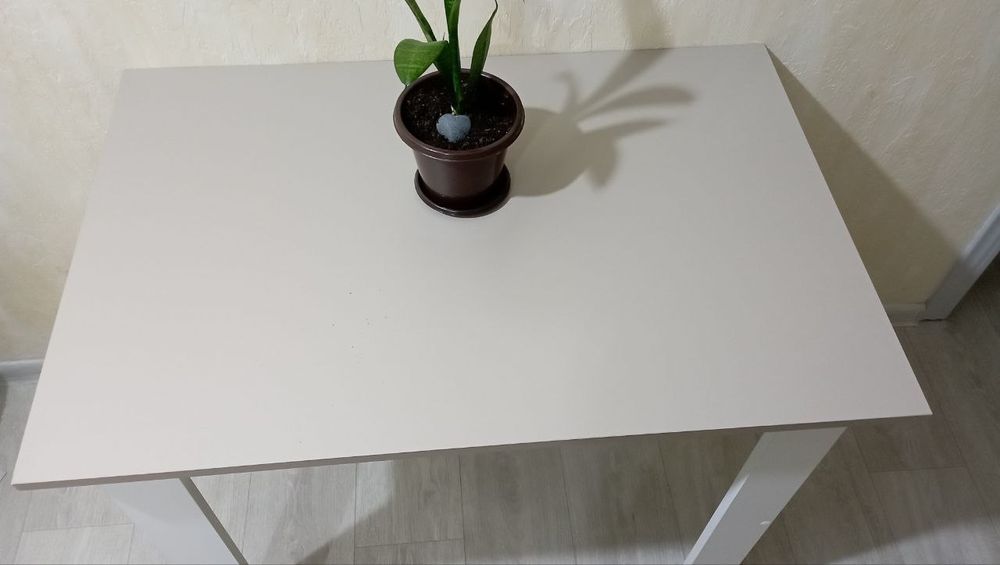 Новый стол кухонный