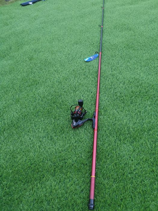 Комплект въдица и макара за плувка и бомбарда