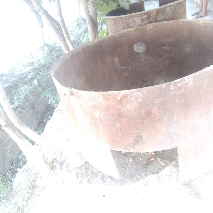 Qo'ra sotilade metale zo'r 200 qazonga bo'lade 2kalase bir choy jfifif