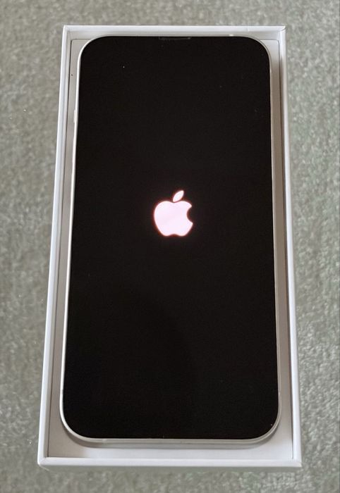 Iphone 13 розов