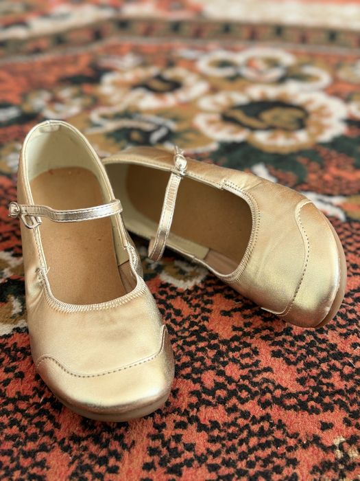 Золотые туфли (балетки)новые