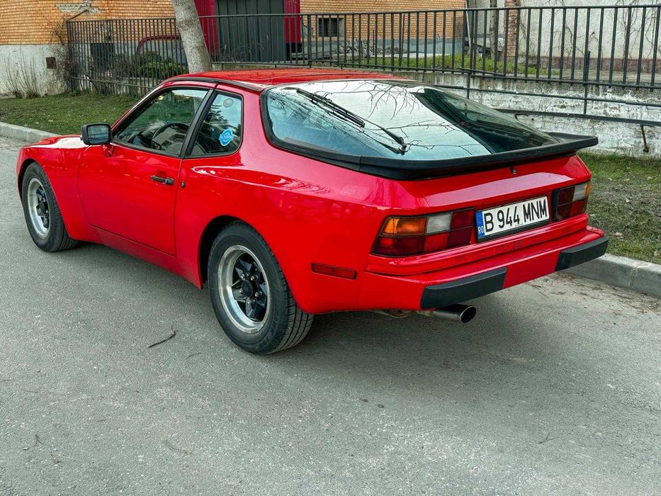 Porsche 944 Targa 1984 – Vehicul Istoric, Motor Revizuit, Fără Rugină