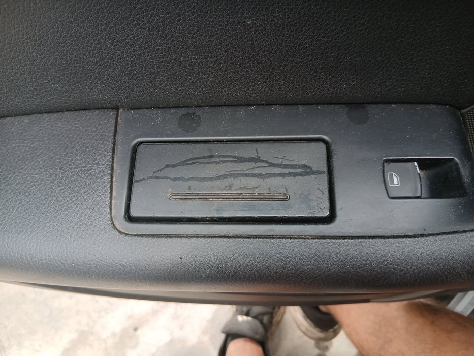 Scrumiera usa stanga spate AUDI A6 (4F2, C6) facelift [Fabr 2004-2010]