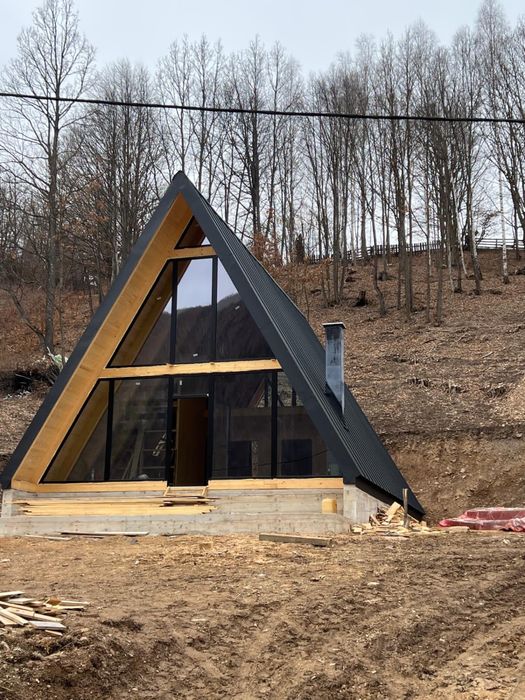 Constructii cabane A-Frame si case Modulare din lemn