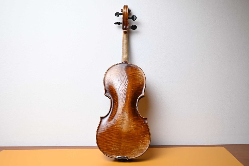 vioara 4/4 intreaga model Nemtesc