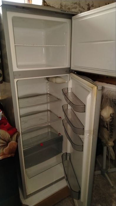Холодильник б/у в хорошем состоянии
