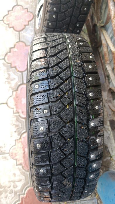 Продам зимнюю резину R14
