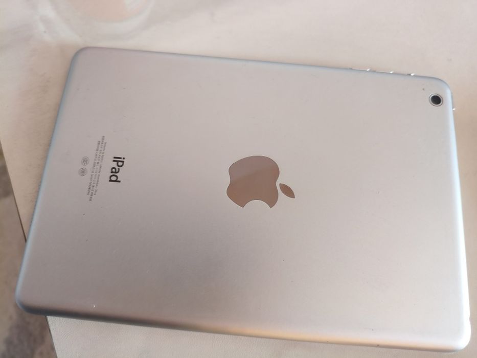 Продам ipad mini 1-го