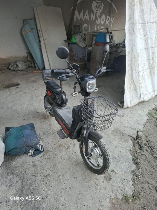 Skuter  tez va arzon sotiladi