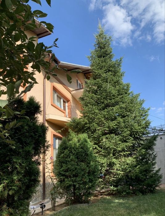 Inchriez Vila P+1 - 4 dormitoare Sector 5 -2 locuri de parcare