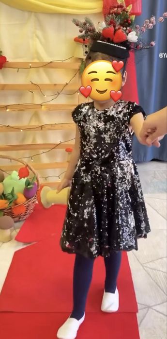 Платье для девочки 104см