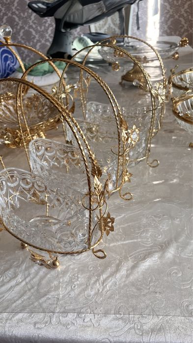 Продаются каждая за 10 000