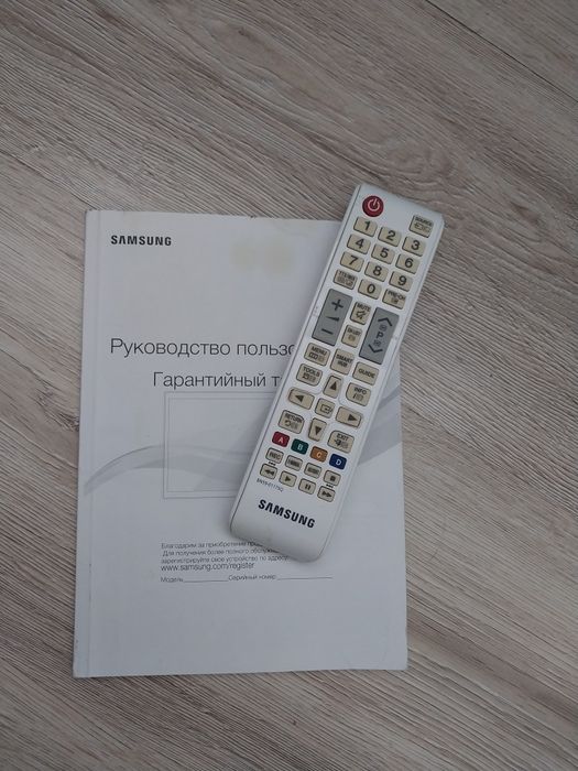 Смарт телевизор Samsung 101см. Белые рамки. С кронштейном.