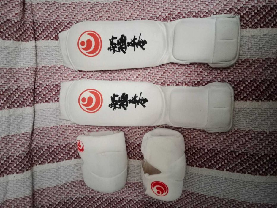 Продам защитный шлем для карате