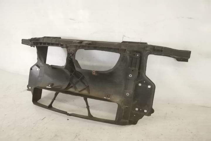 Оригинален теглич в добро състояние БМВ / BMW Серия 1 E87 [Оригинален
