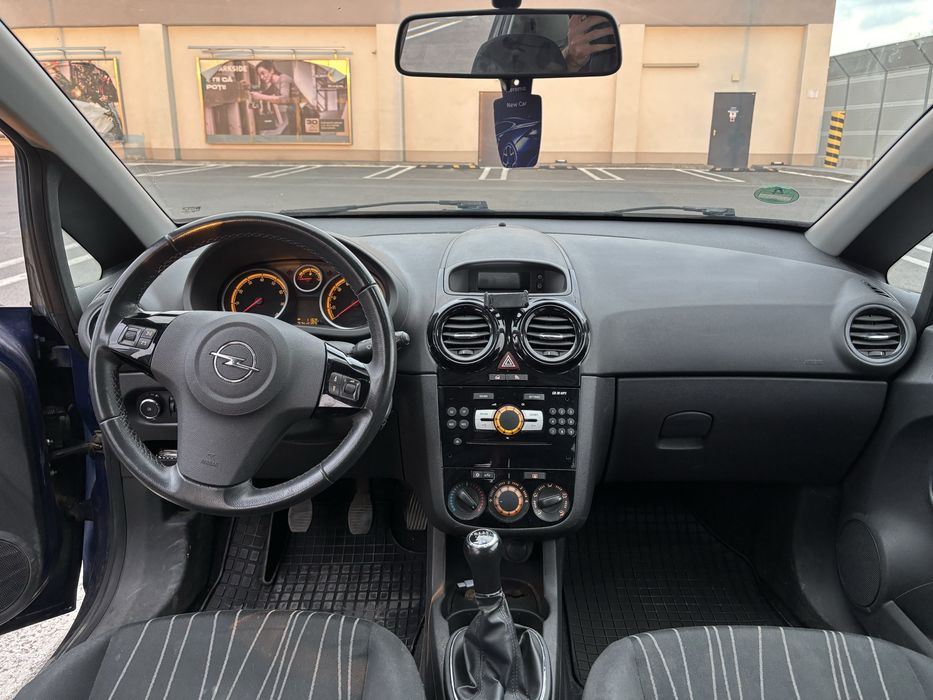 Opel corsa 1.2 benzina