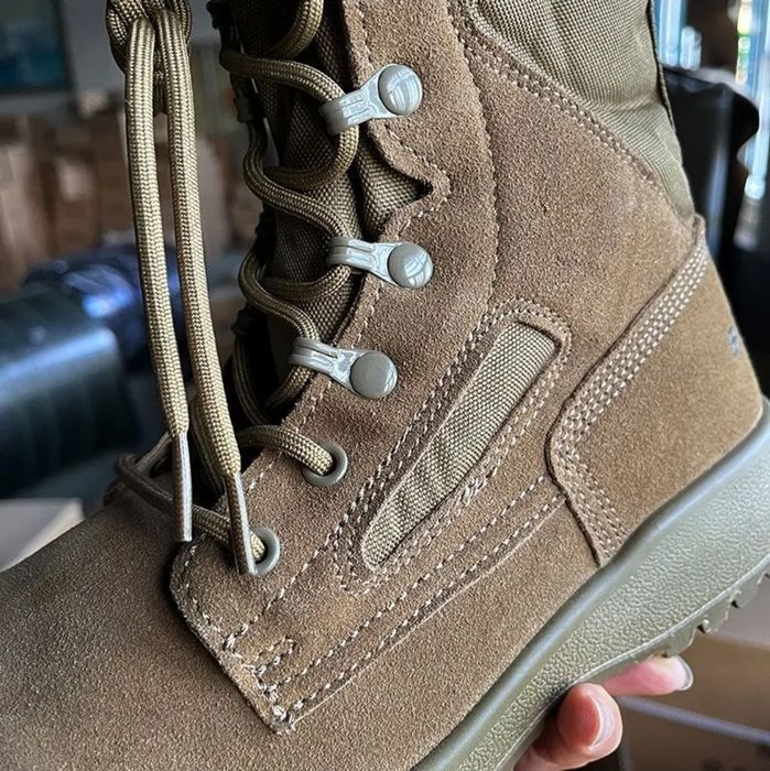 Продаю берцы песочного цвета