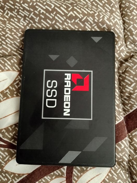 Radeon SSD 120GB SATA