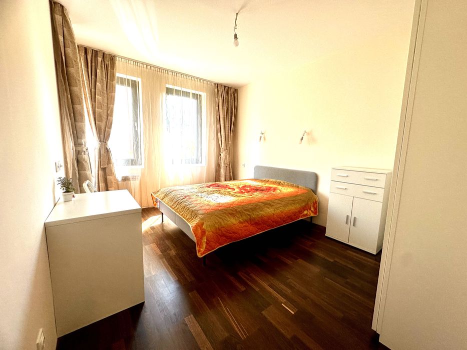 Тристаен апартамент за продажба в тухлена сграда