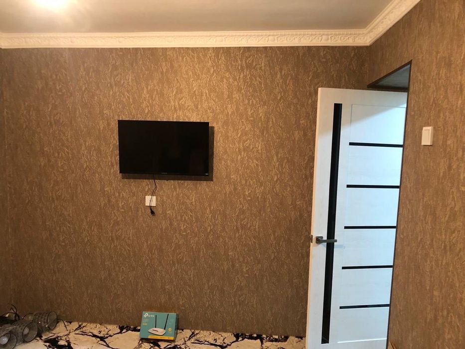 Сдается 2х комнатная квартира 
С обстановкой 
В горде Алмалыке