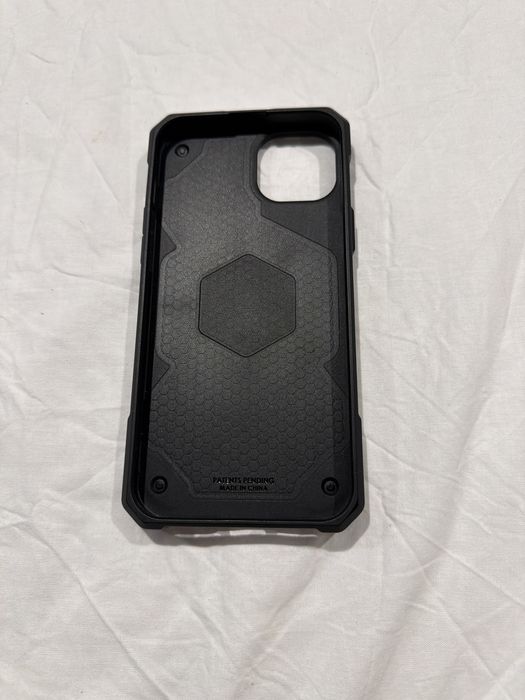 Husa UAG Monarch Pro Carbon Fiber iPhone 15 Plus