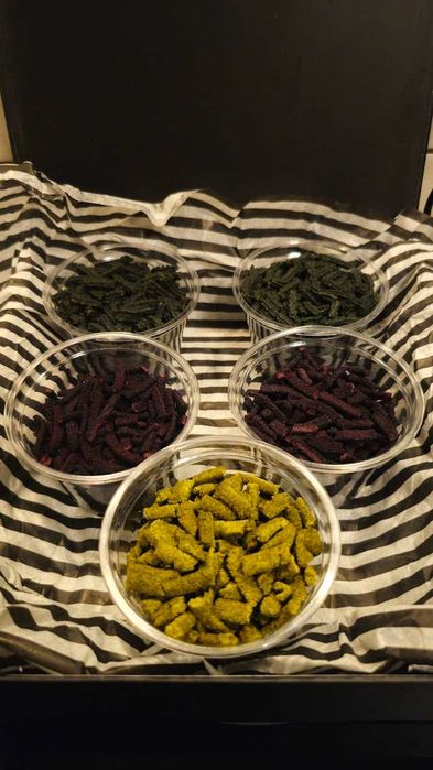 Neocaridina Blue Diamond Rili & Bloody Mary, Conuri Arin, Hrana