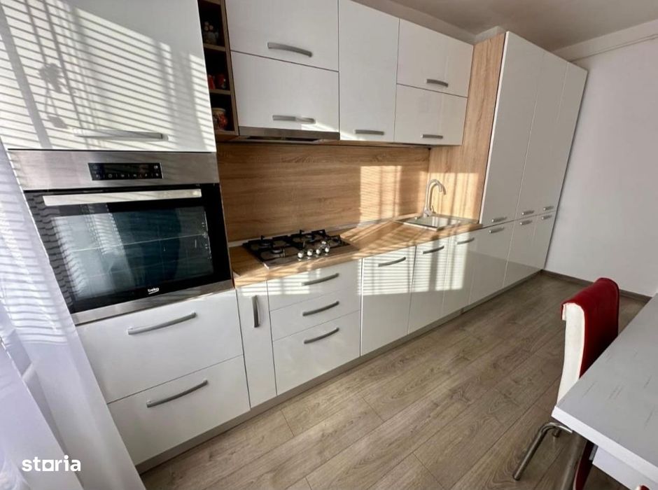 Apartament cu 3 camere de închiriat în Curtea de Argeș.