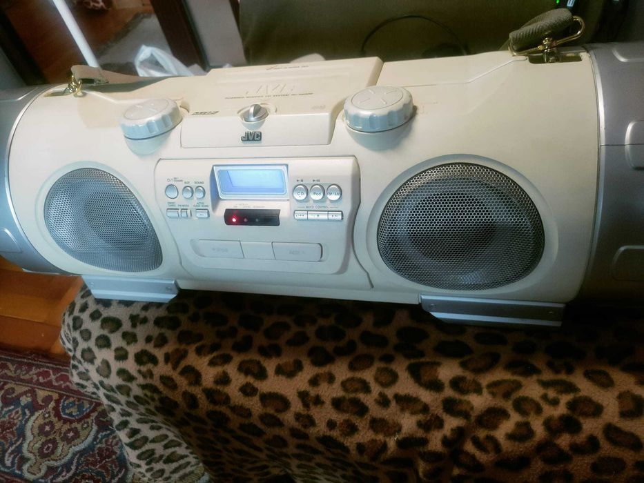 JVC Kaboom RV-NB20W Portable Powered Subwoofer