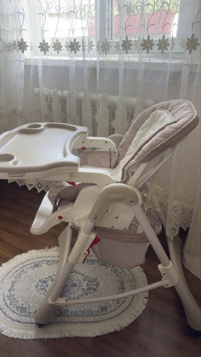 Стульчик для кормления