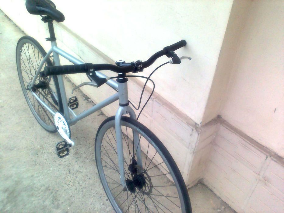 Fixie Single Speed - хибриден градски шосеен модел