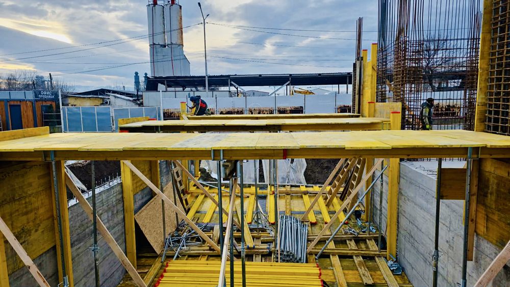 Комплекстна бригада от кофражисти  и арматуристи търсят обекти за София