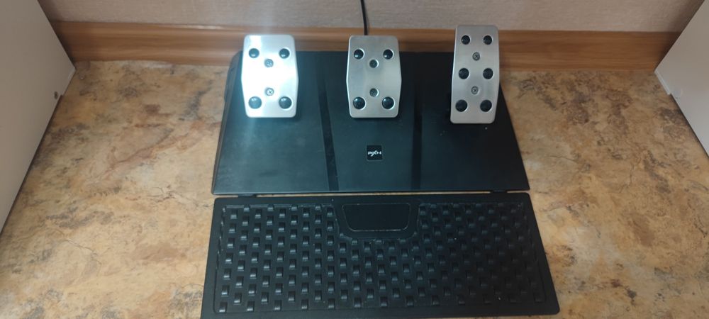 Продам игровой руль "PXN V9 GEN 2"