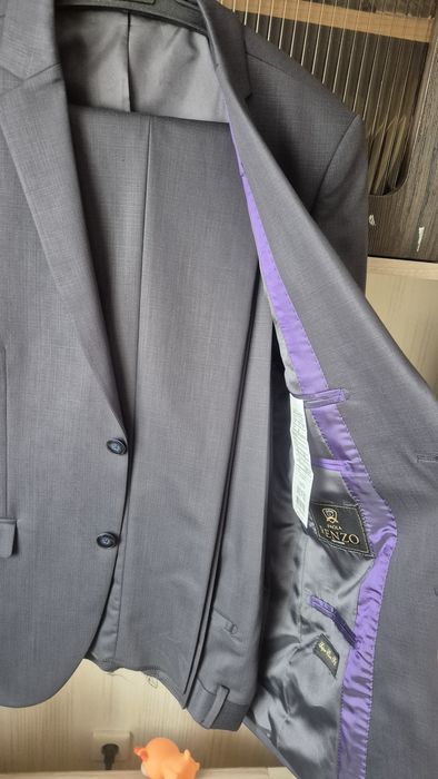 Продам костюм 46 р-р